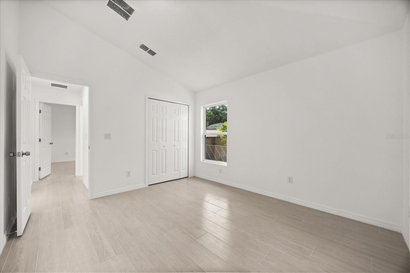 Image 27 of 34 For 531 Rhodes Drive