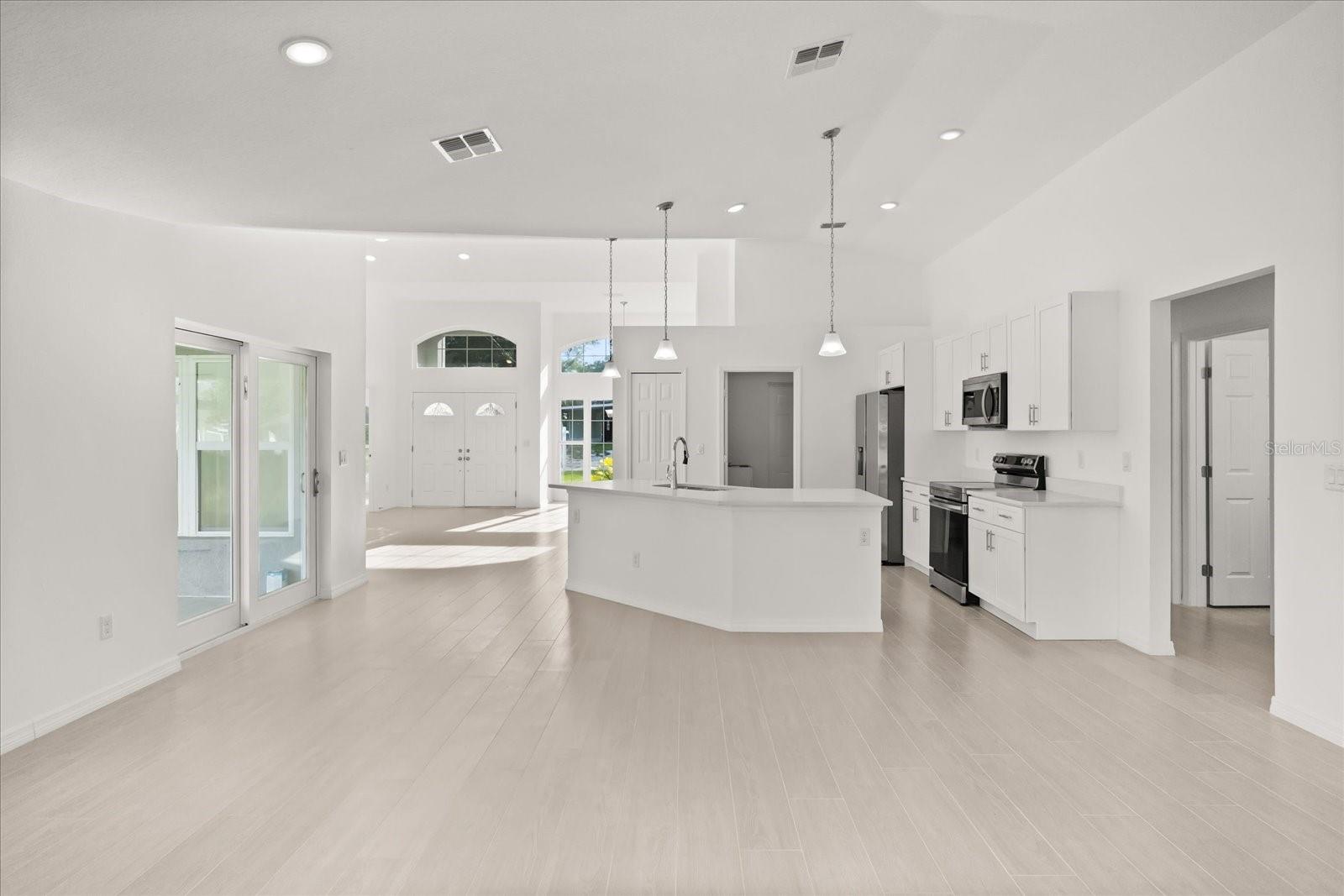 Image 8 of 34 For 531 Rhodes Drive