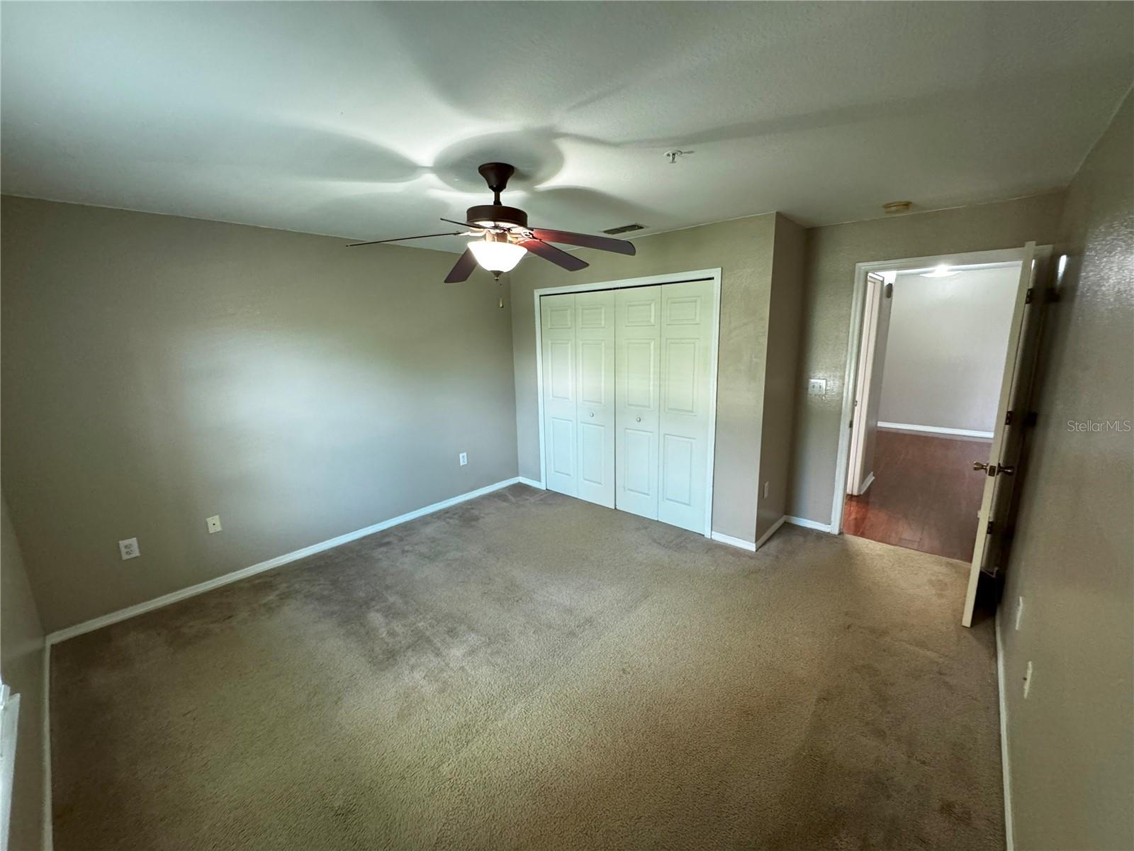 Image 10 of 19 For 5455 Vineland Road 3210