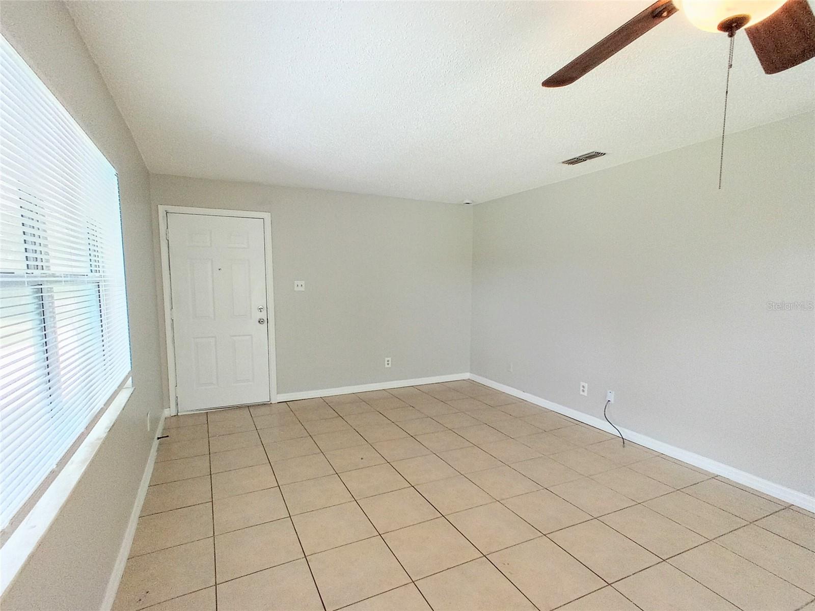 Image 4 of 5 For 2427 Chase Avenue B