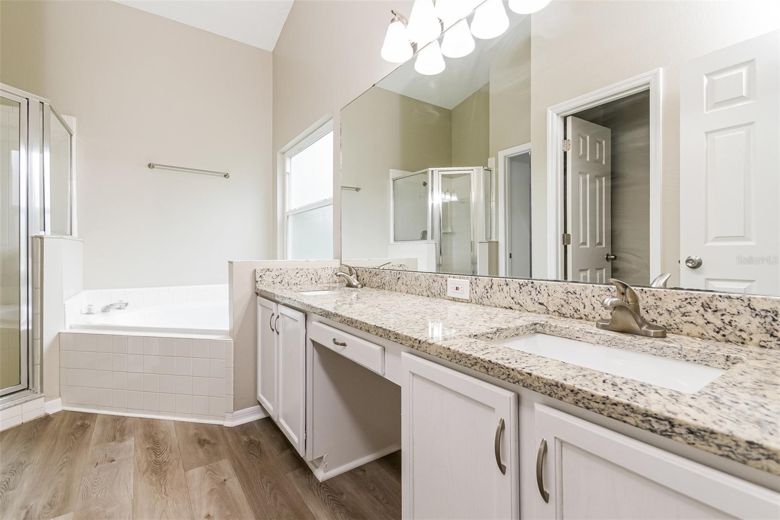Image 12 of 21 For 14514 Greater Hills Boulevard