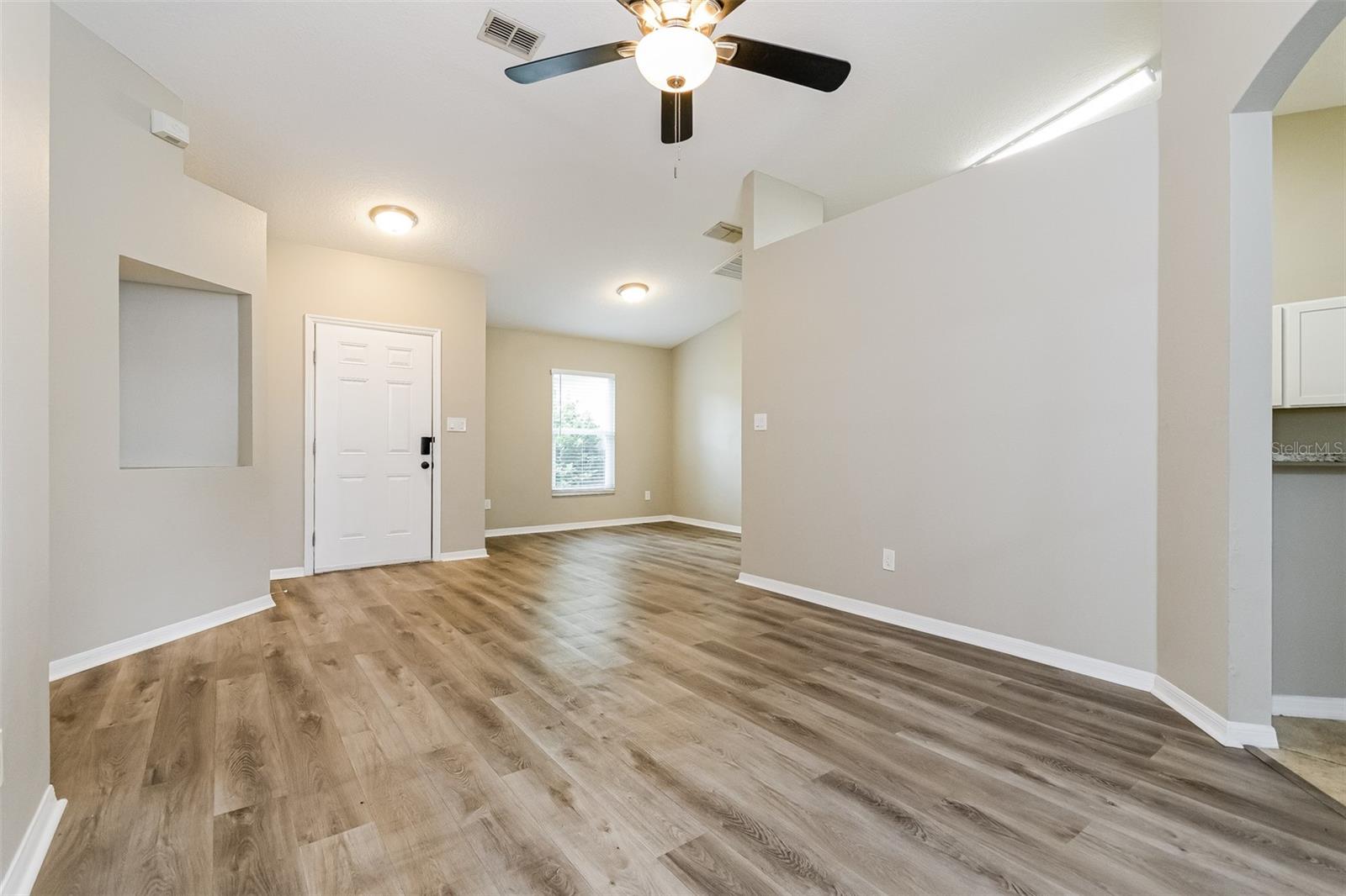 Image 3 of 21 For 14514 Greater Hills Boulevard