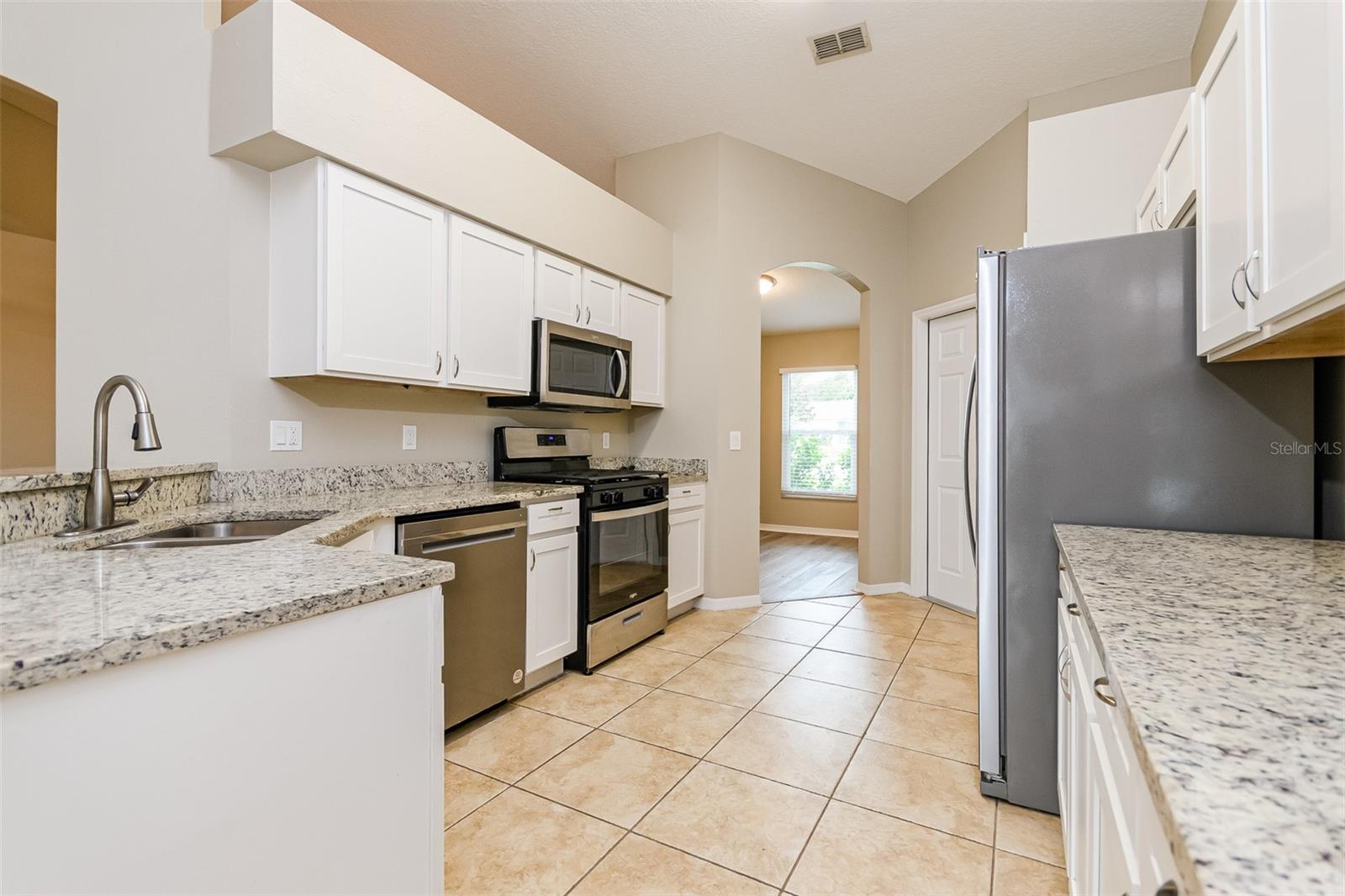 Image 7 of 21 For 14514 Greater Hills Boulevard