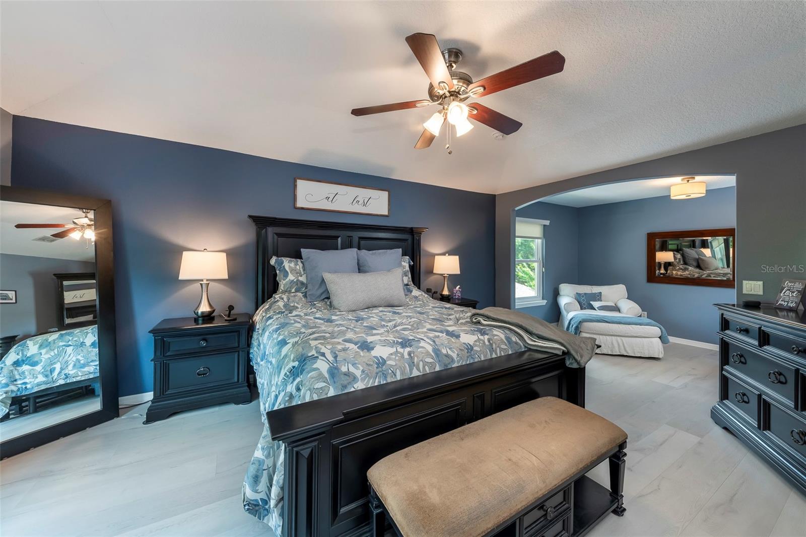 Image 13 of 43 For 530 Carey Way