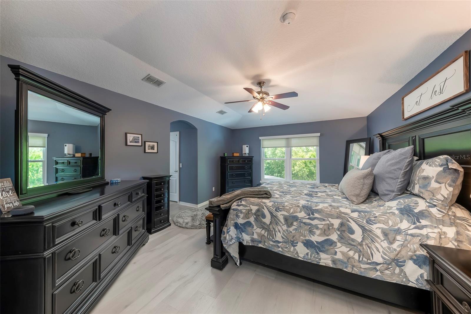 Image 14 of 43 For 530 Carey Way