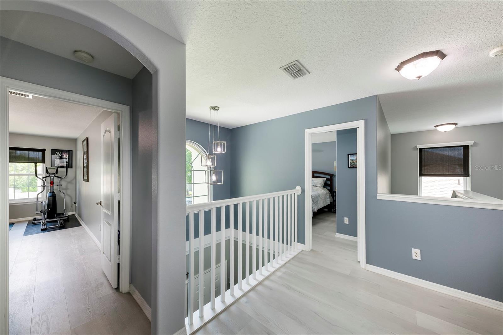 Image 16 of 43 For 530 Carey Way