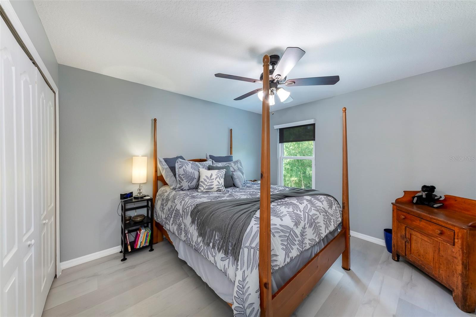 Image 22 of 43 For 530 Carey Way