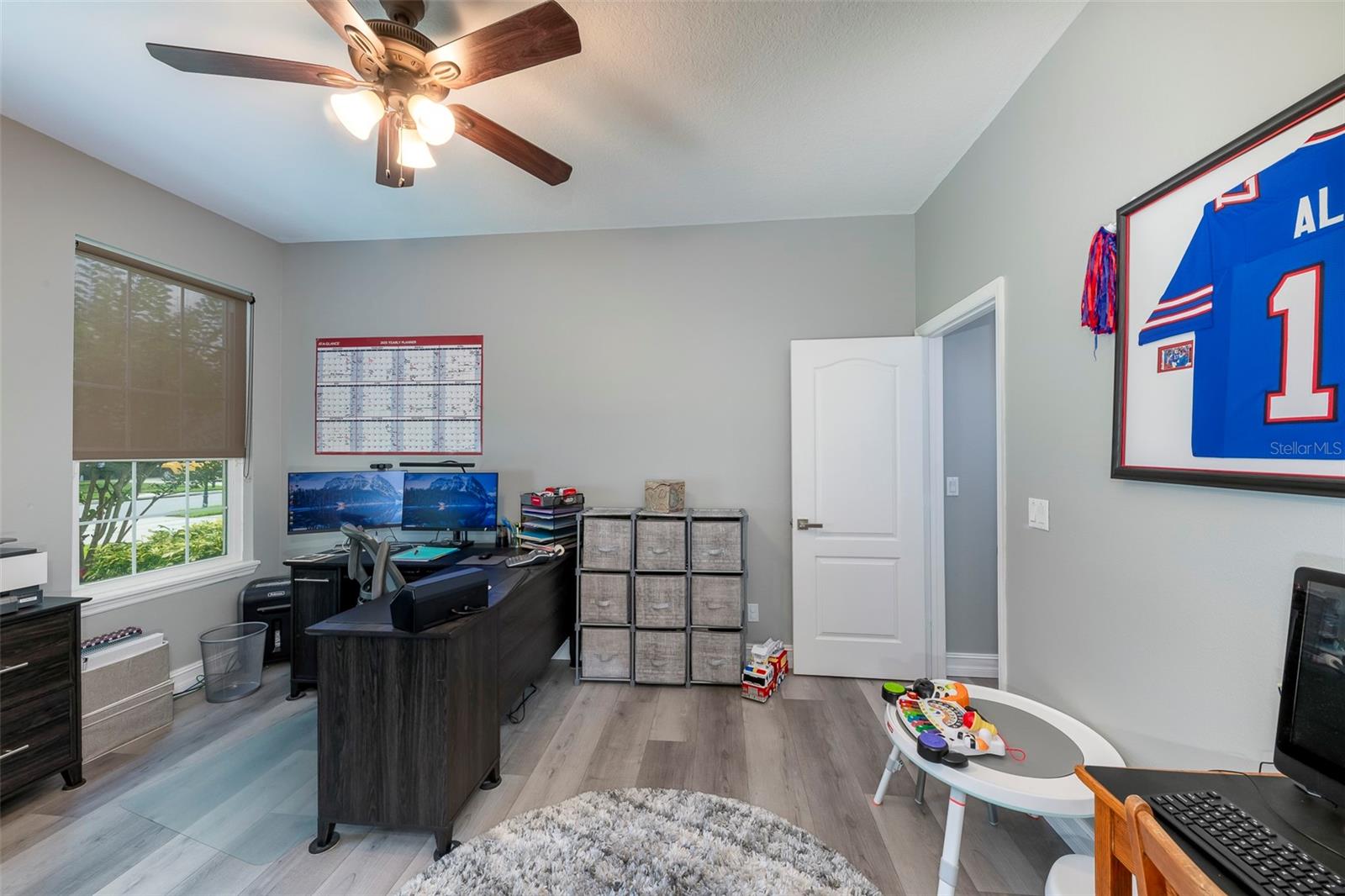 Image 25 of 43 For 530 Carey Way