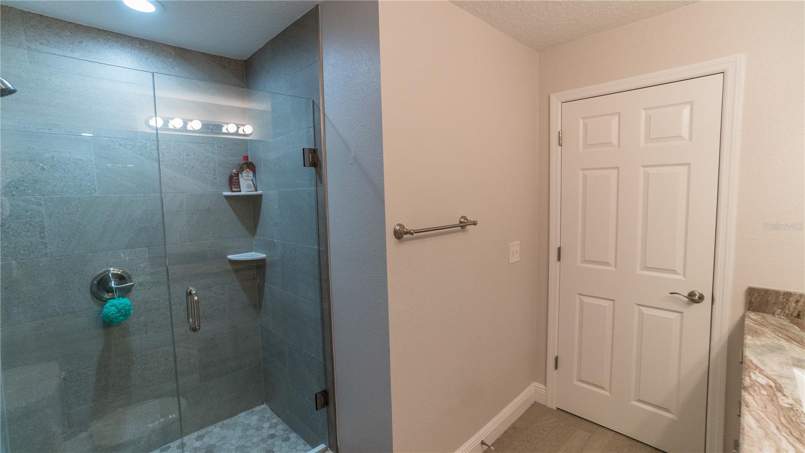 Image 22 of 31 For 1517 Grandview Street