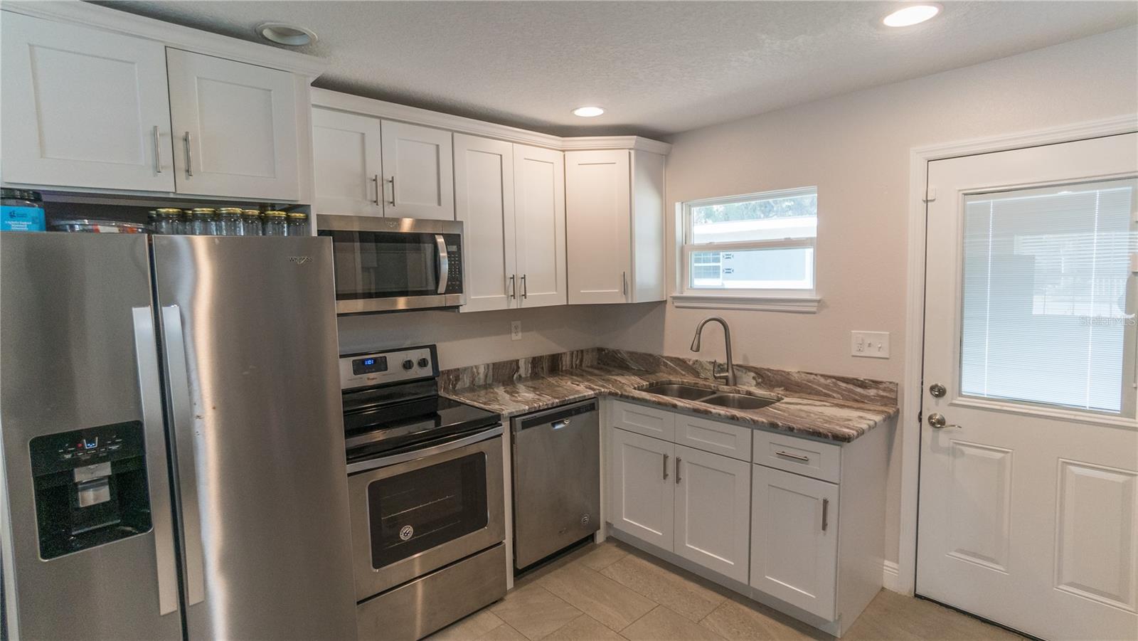 Image 6 of 31 For 1517 Grandview Street