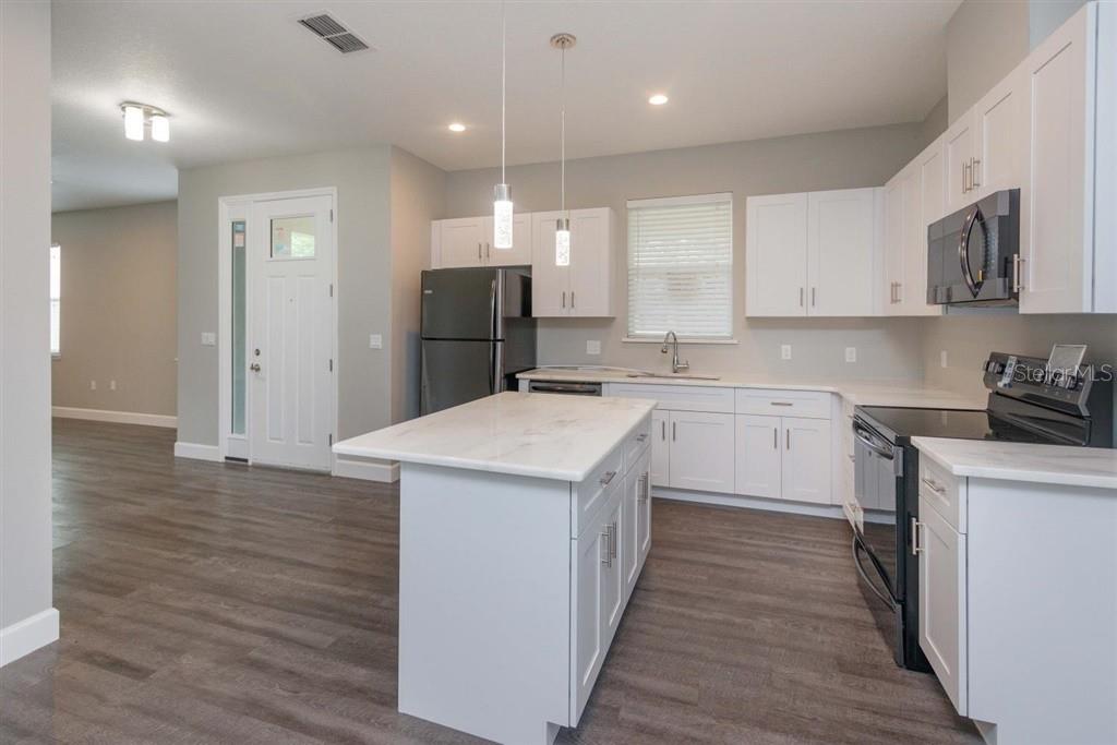 Image 5 of 19 For 2925 Central Boulevard