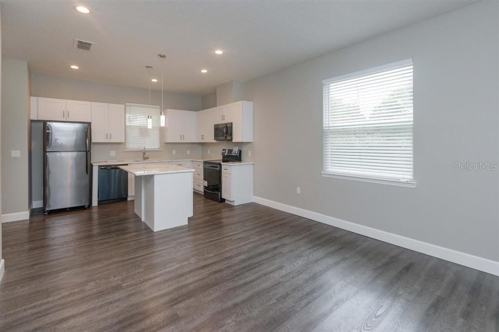 Image 8 of 19 For 2925 Central Boulevard