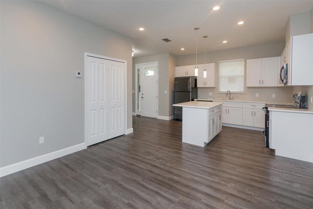 Image 9 of 19 For 2925 Central Boulevard