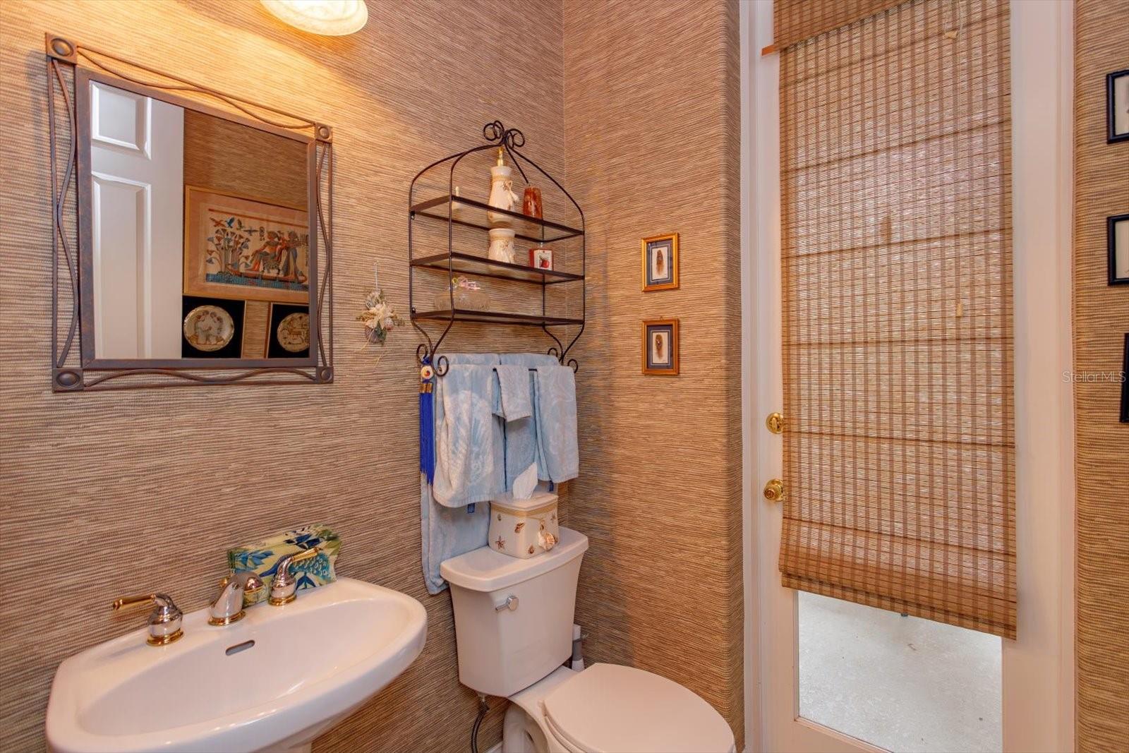 Image 27 of 43 For 5437 Maple Ridge Court