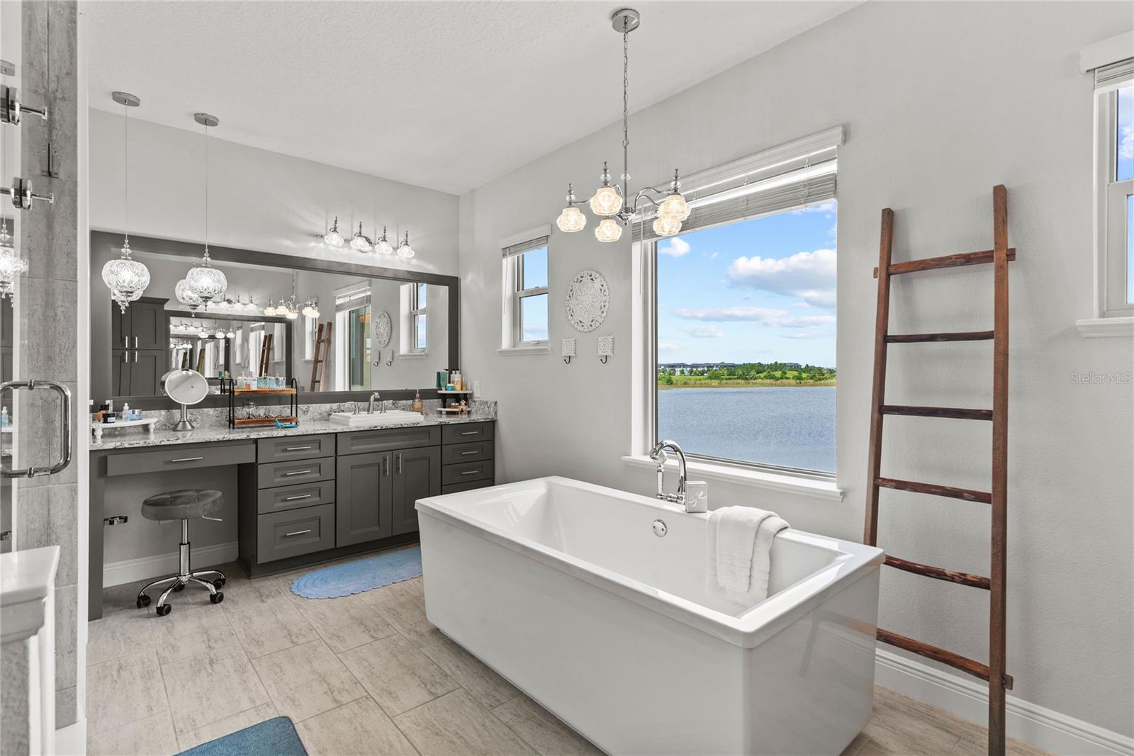 Image 35 of 83 For 15576 Shorebird Lane