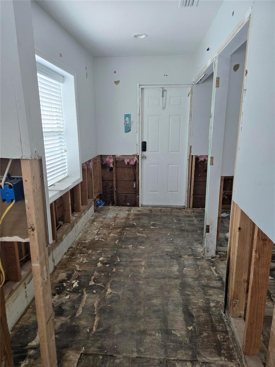 Image 3 of 4 For 552 78th Avenue