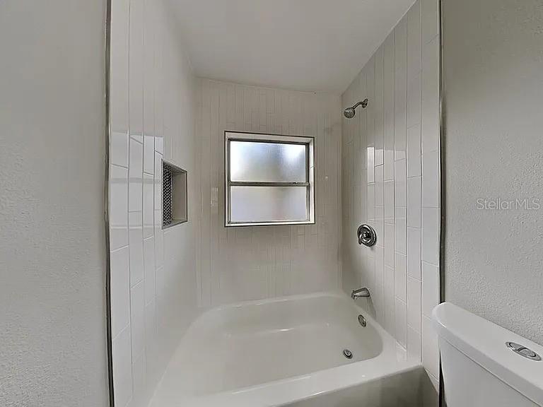 Image 11 of 18 For 974 Jamajo Boulevard
