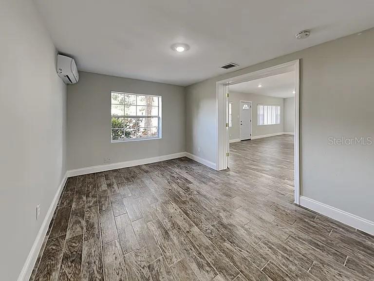 Image 6 of 18 For 974 Jamajo Boulevard