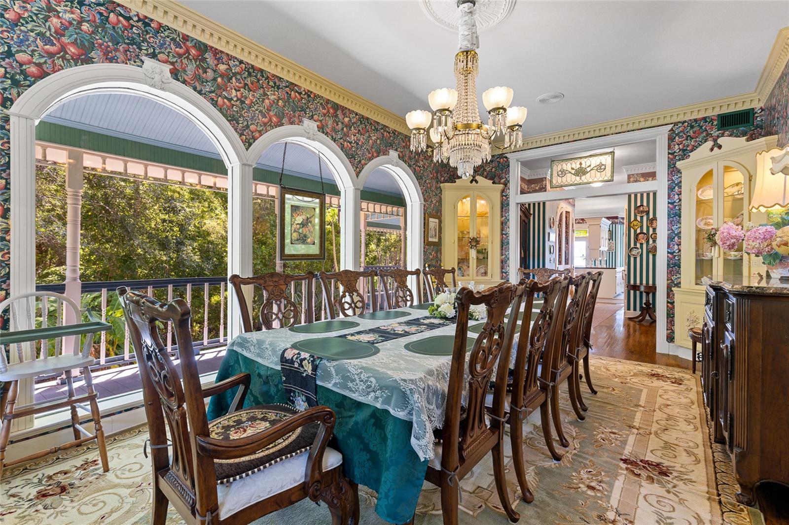 Listing photo id 9 for 6275 Halabrin Road