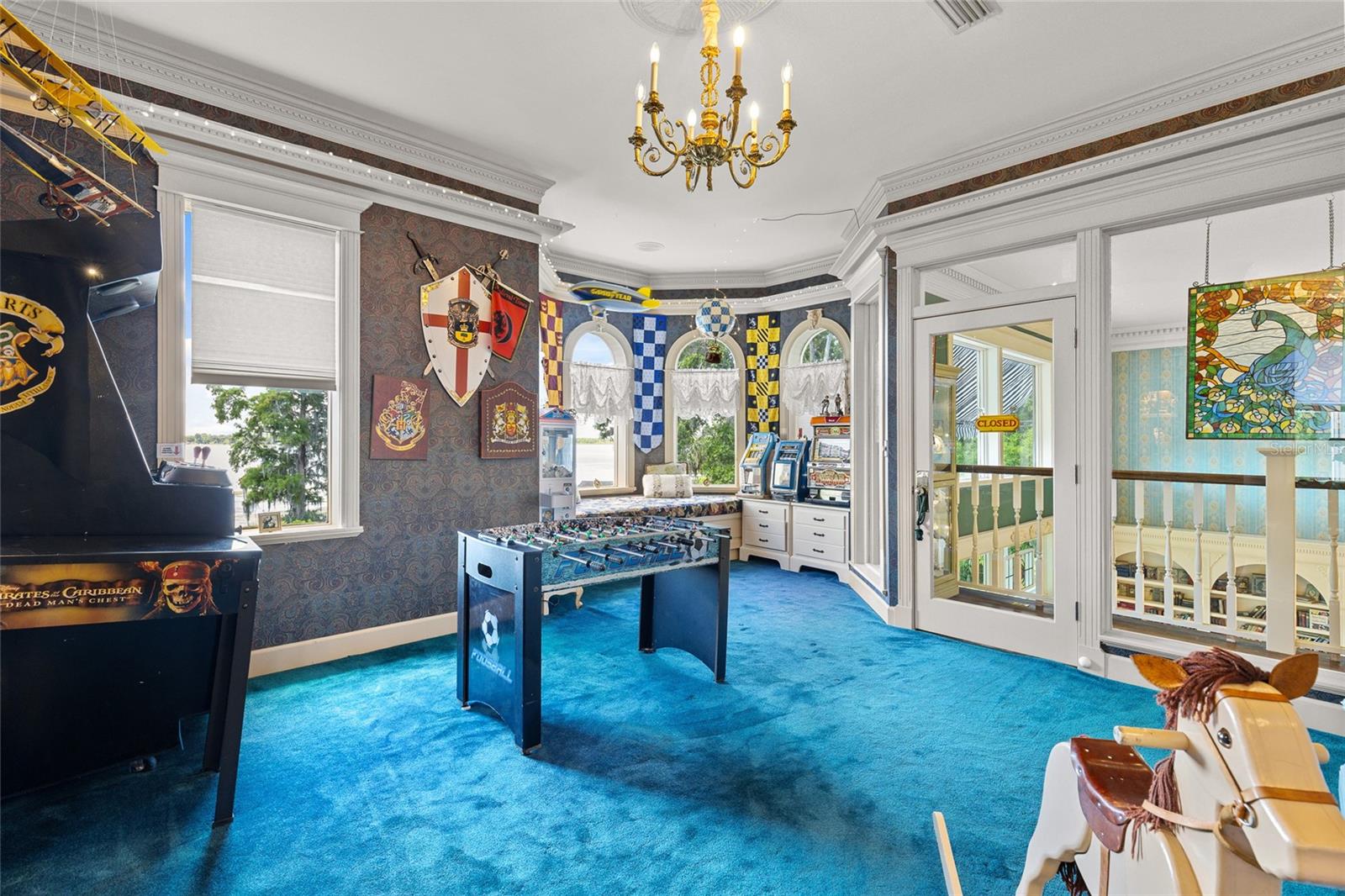 Listing photo id 39 for 6275 Halabrin Road