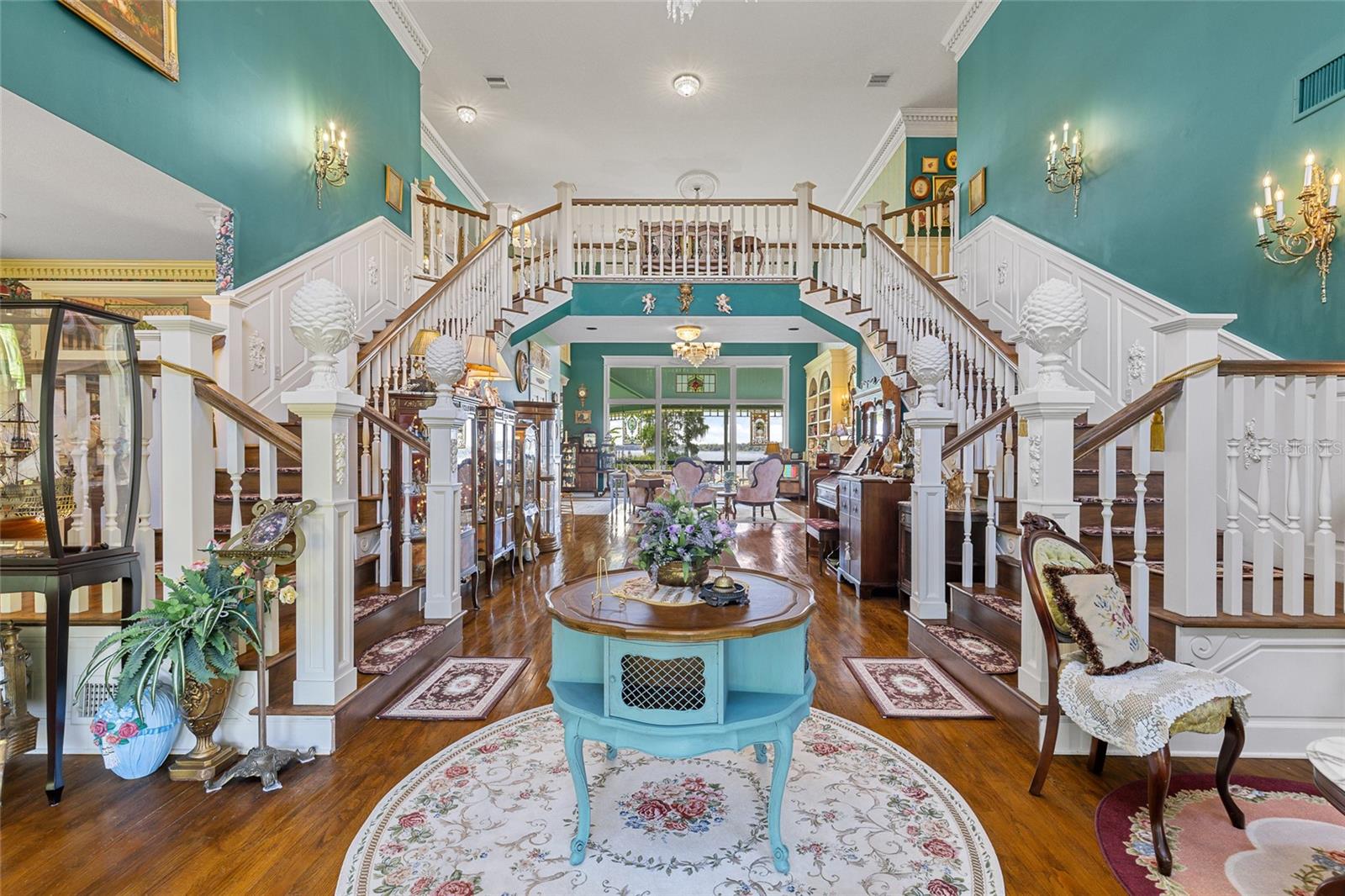 Listing photo id 3 for 6275 Halabrin Road