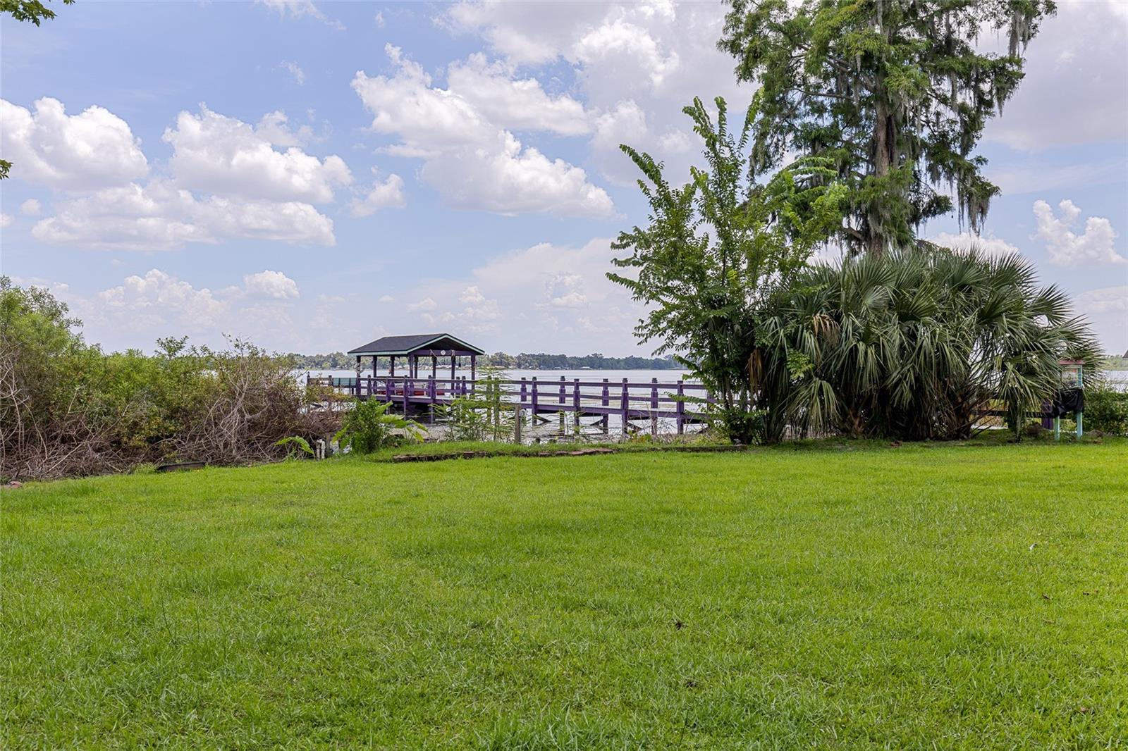 Listing photo id 74 for 6275 Halabrin Road
