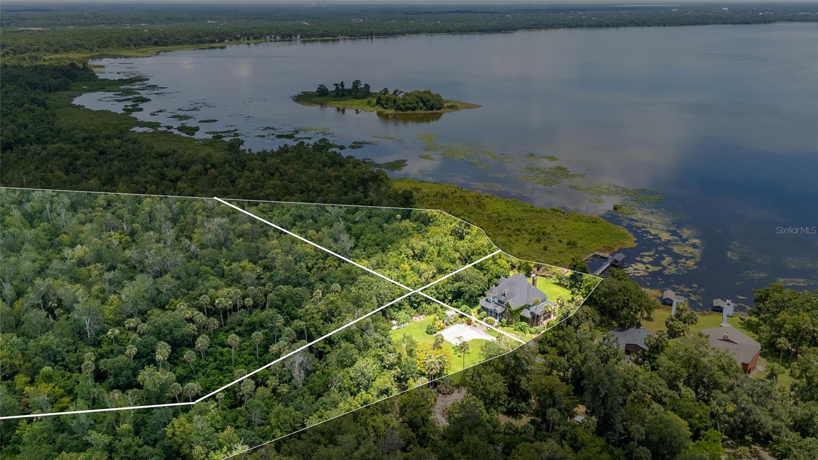 Listing photo id 82 for 6275 Halabrin Road