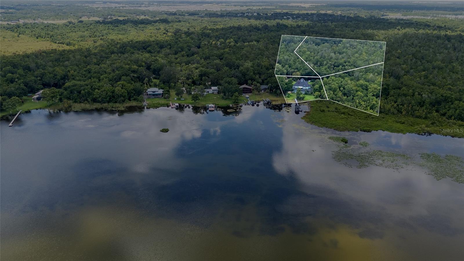 Listing photo id 83 for 6275 Halabrin Road