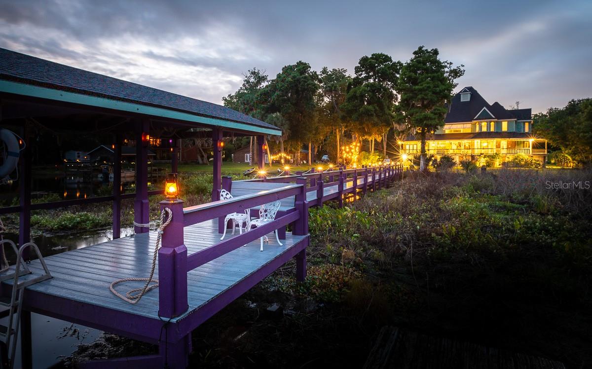 Listing photo id 93 for 6275 Halabrin Road