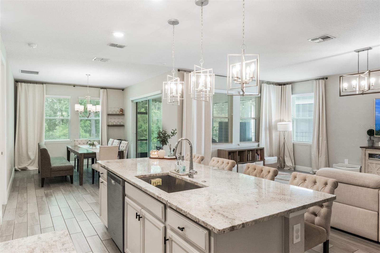 Image 13 of 45 For 2074 Laurelwood Way