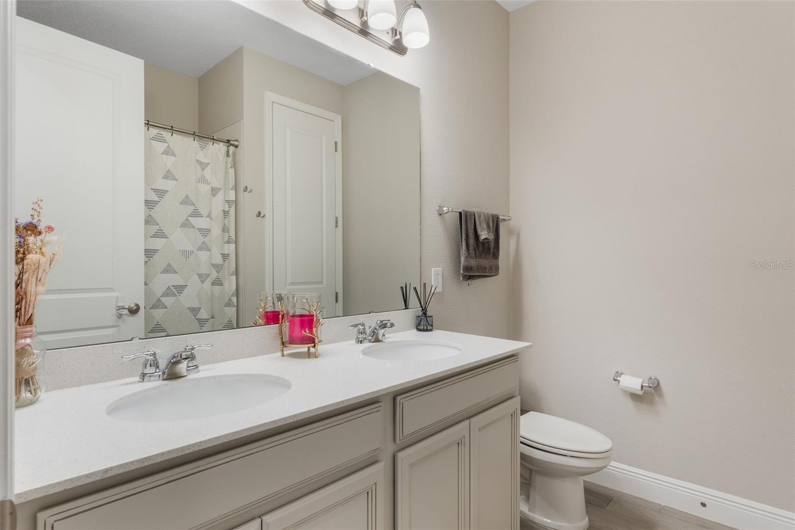 Image 22 of 45 For 2074 Laurelwood Way