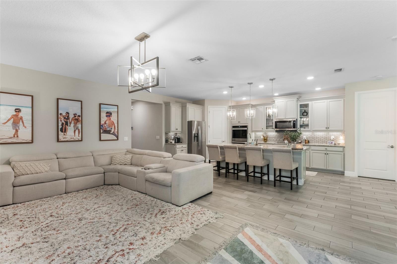 Image 7 of 45 For 2074 Laurelwood Way