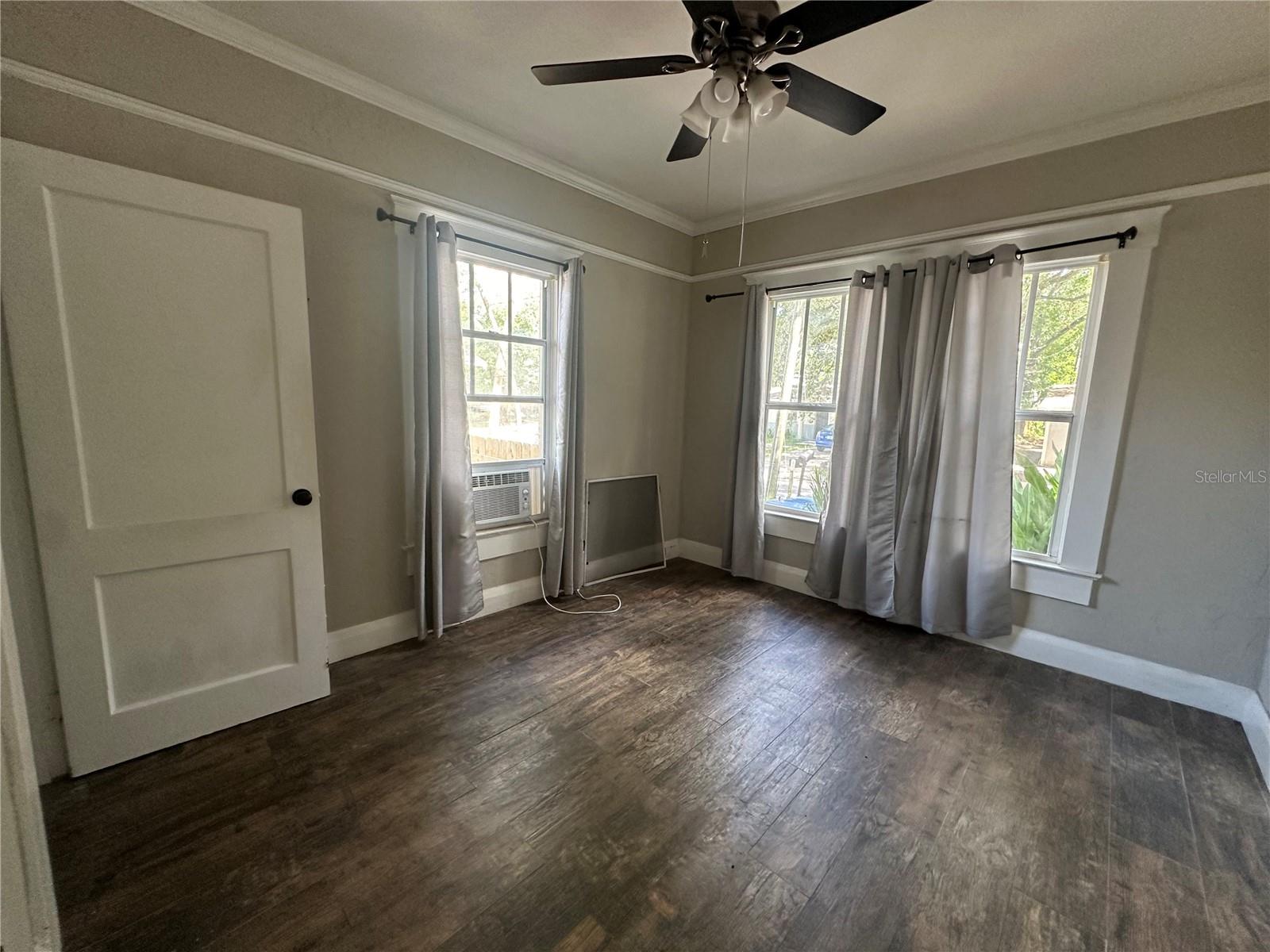 Image 12 of 23 For 708 Crenshaw Street