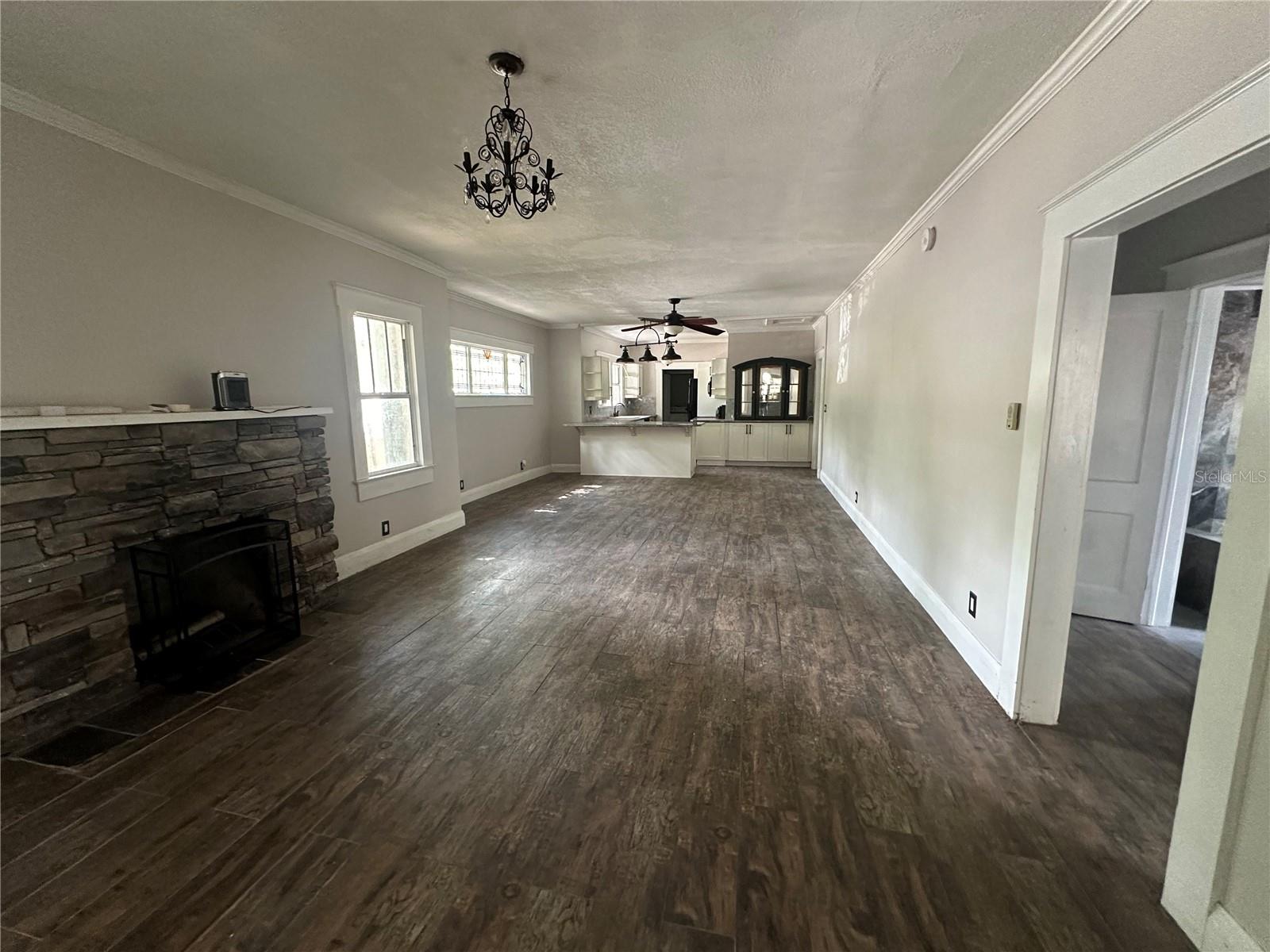 Image 13 of 23 For 708 Crenshaw Street