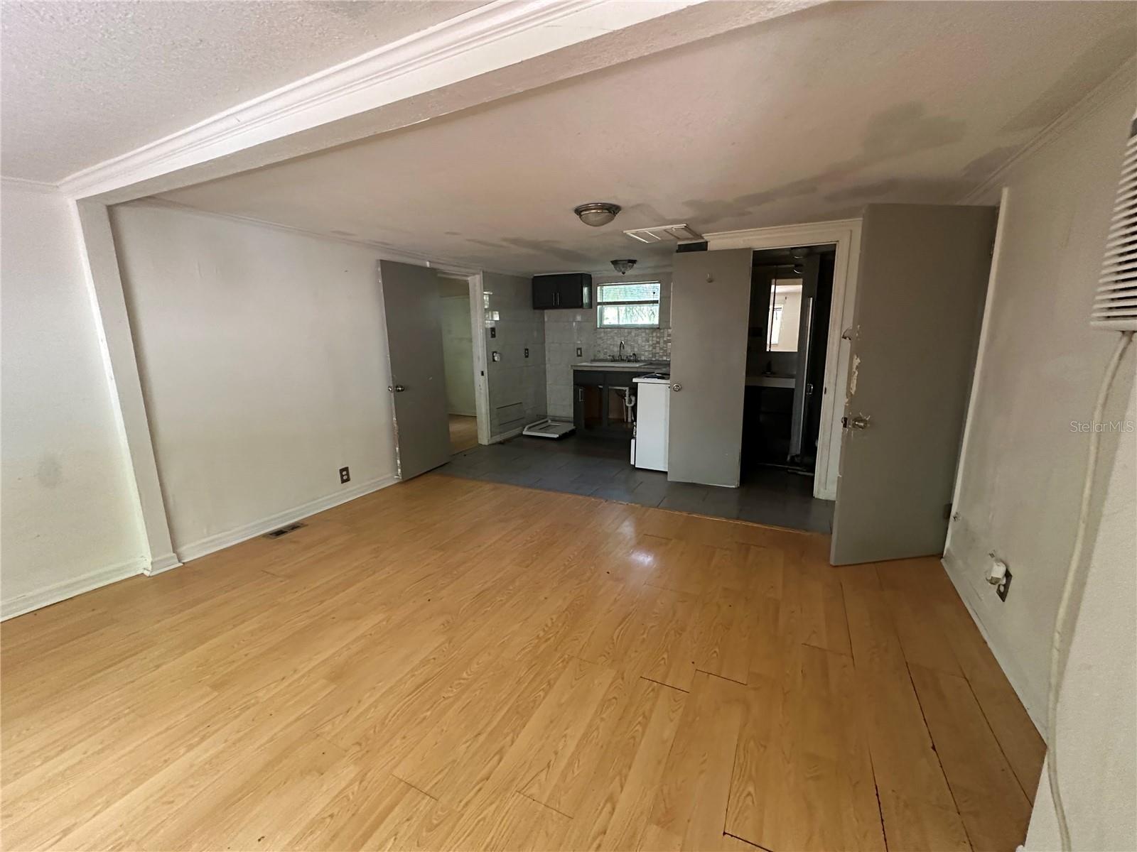 Image 18 of 23 For 708 Crenshaw Street