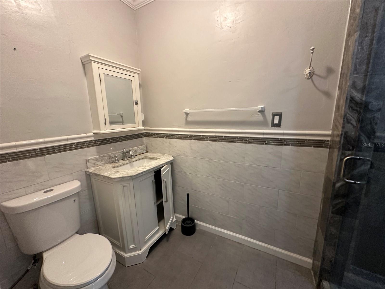 Image 7 of 23 For 708 Crenshaw Street