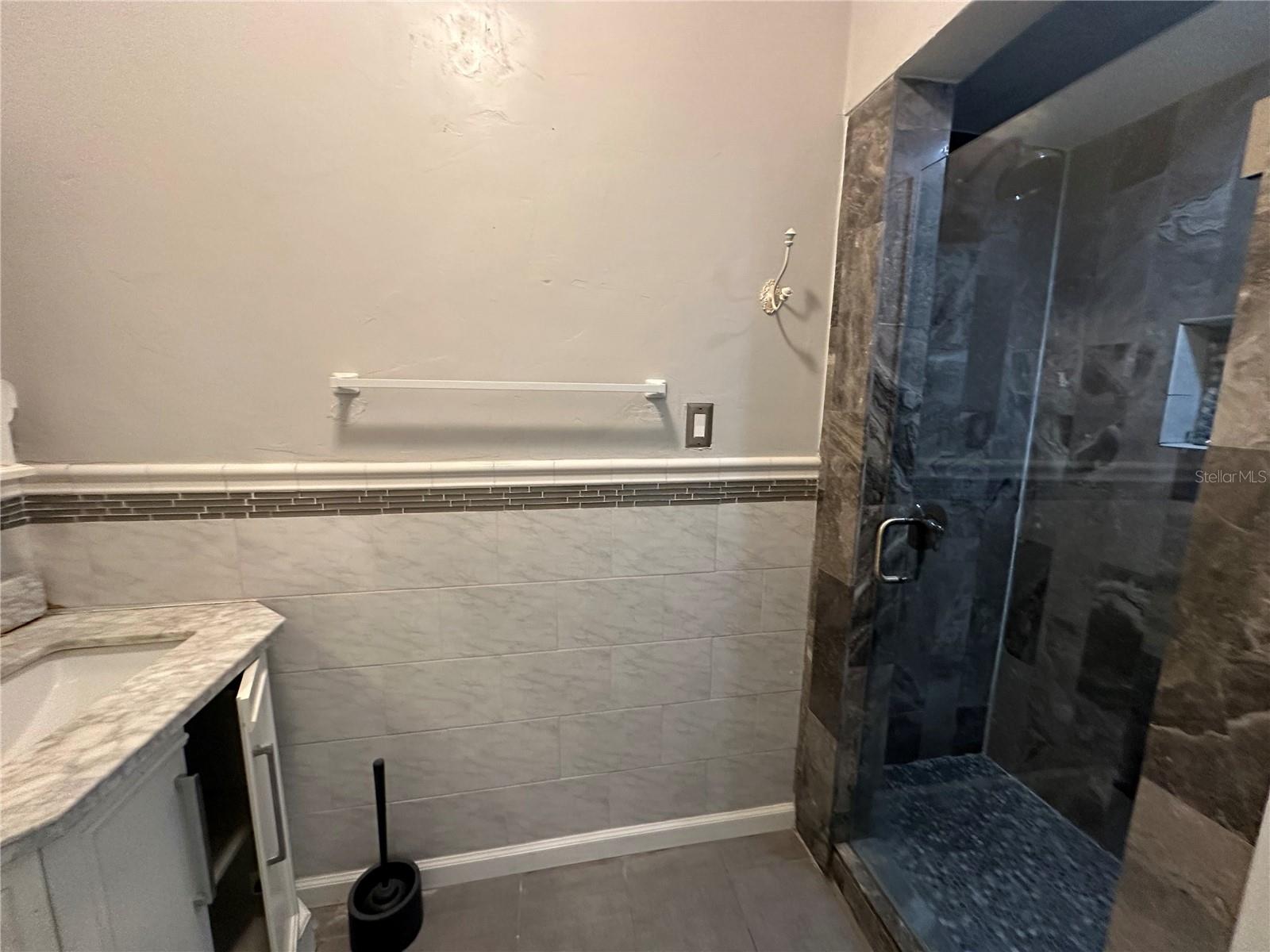 Image 8 of 23 For 708 Crenshaw Street