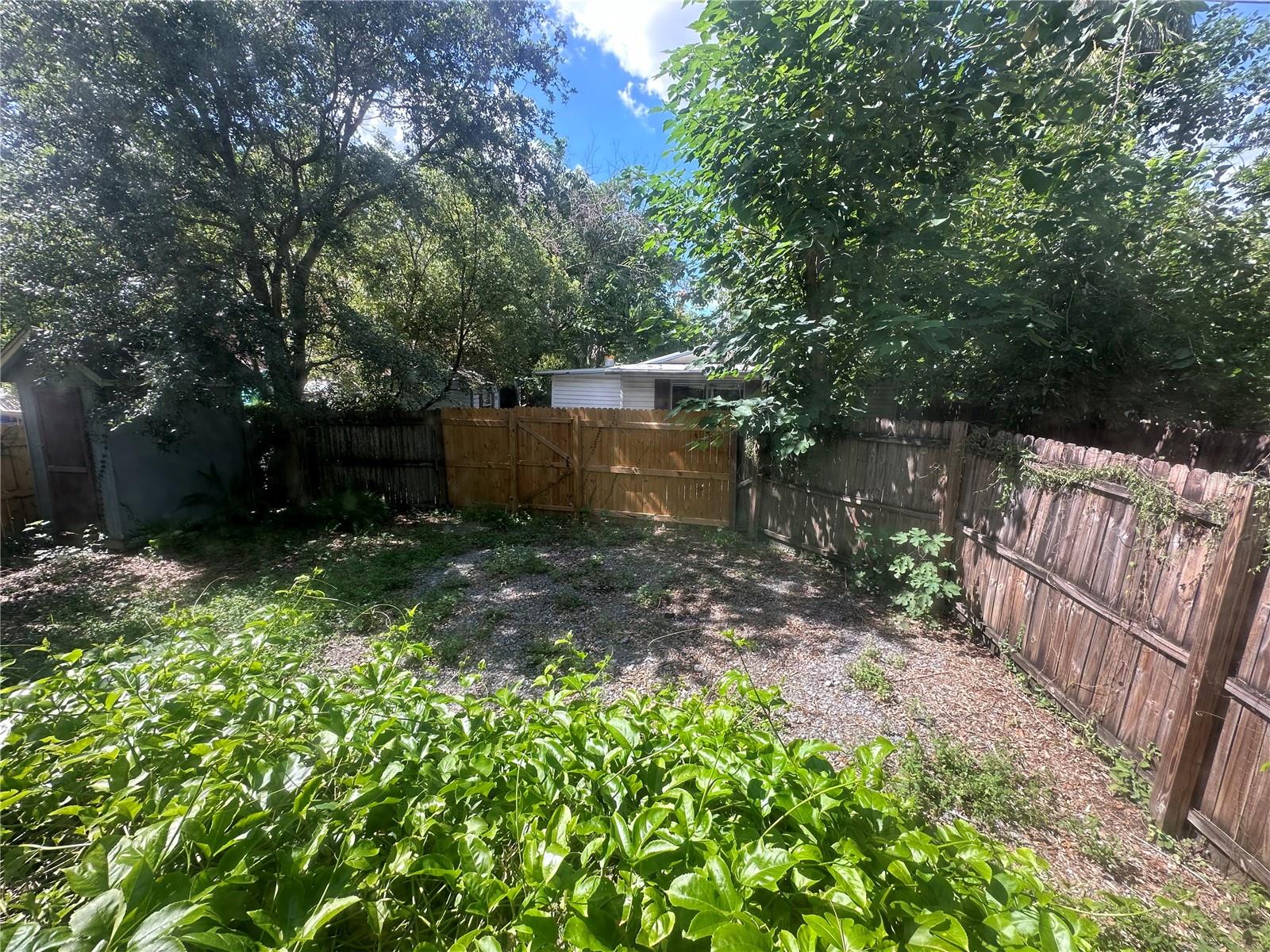 Image 9 of 23 For 708 Crenshaw Street