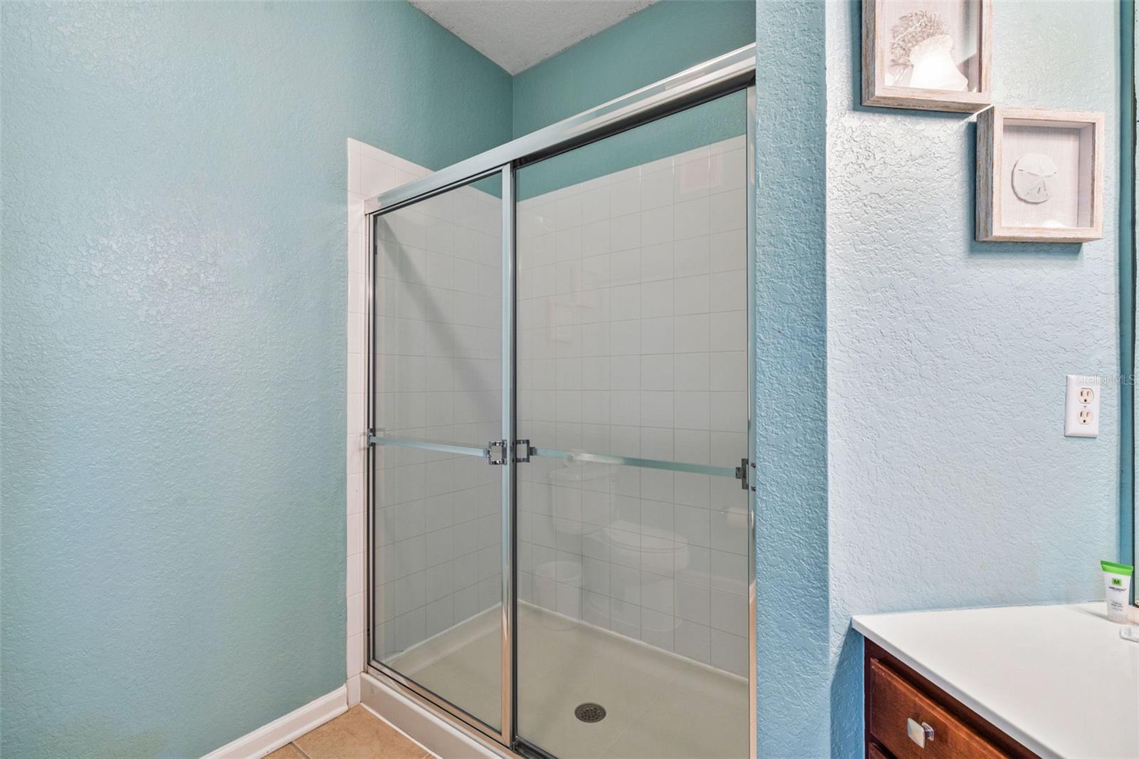Image 16 of 40 For 4024 Breakview Drive 10404