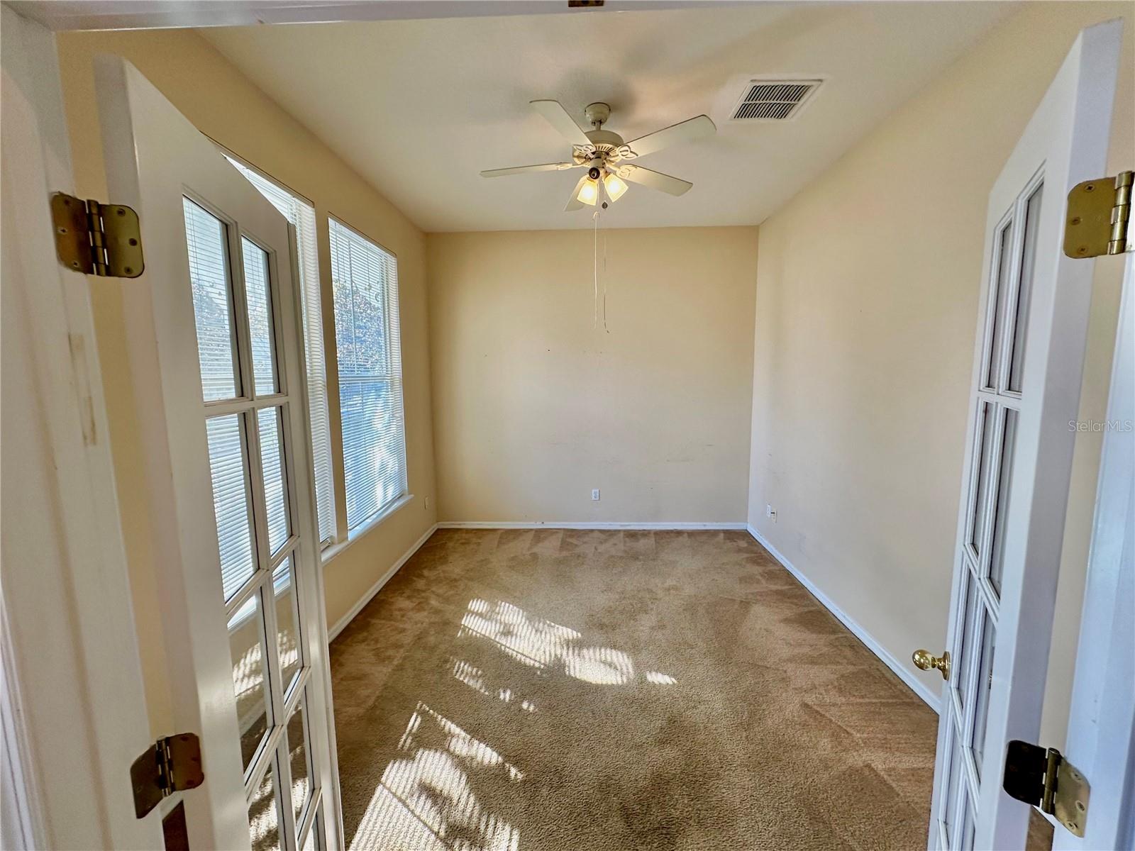 Image 3 of 14 For 814 Runner Oak Street