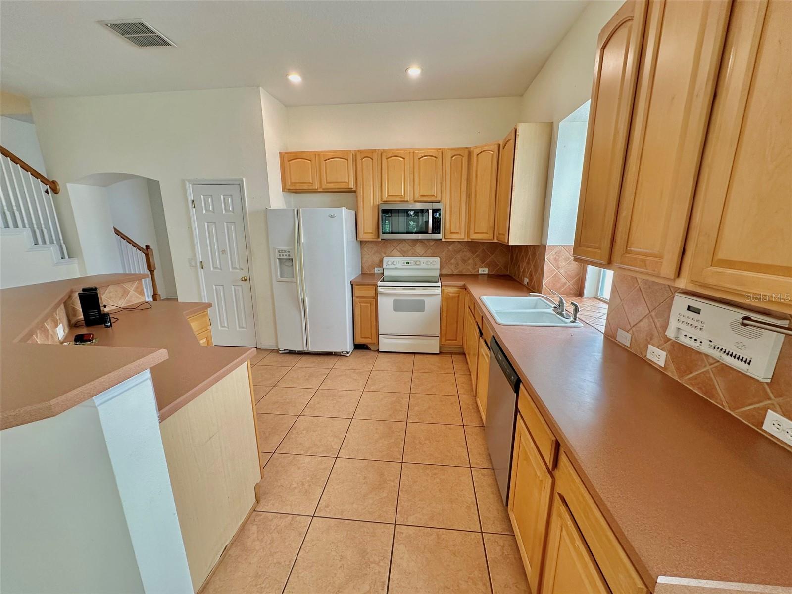 Image 5 of 14 For 814 Runner Oak Street