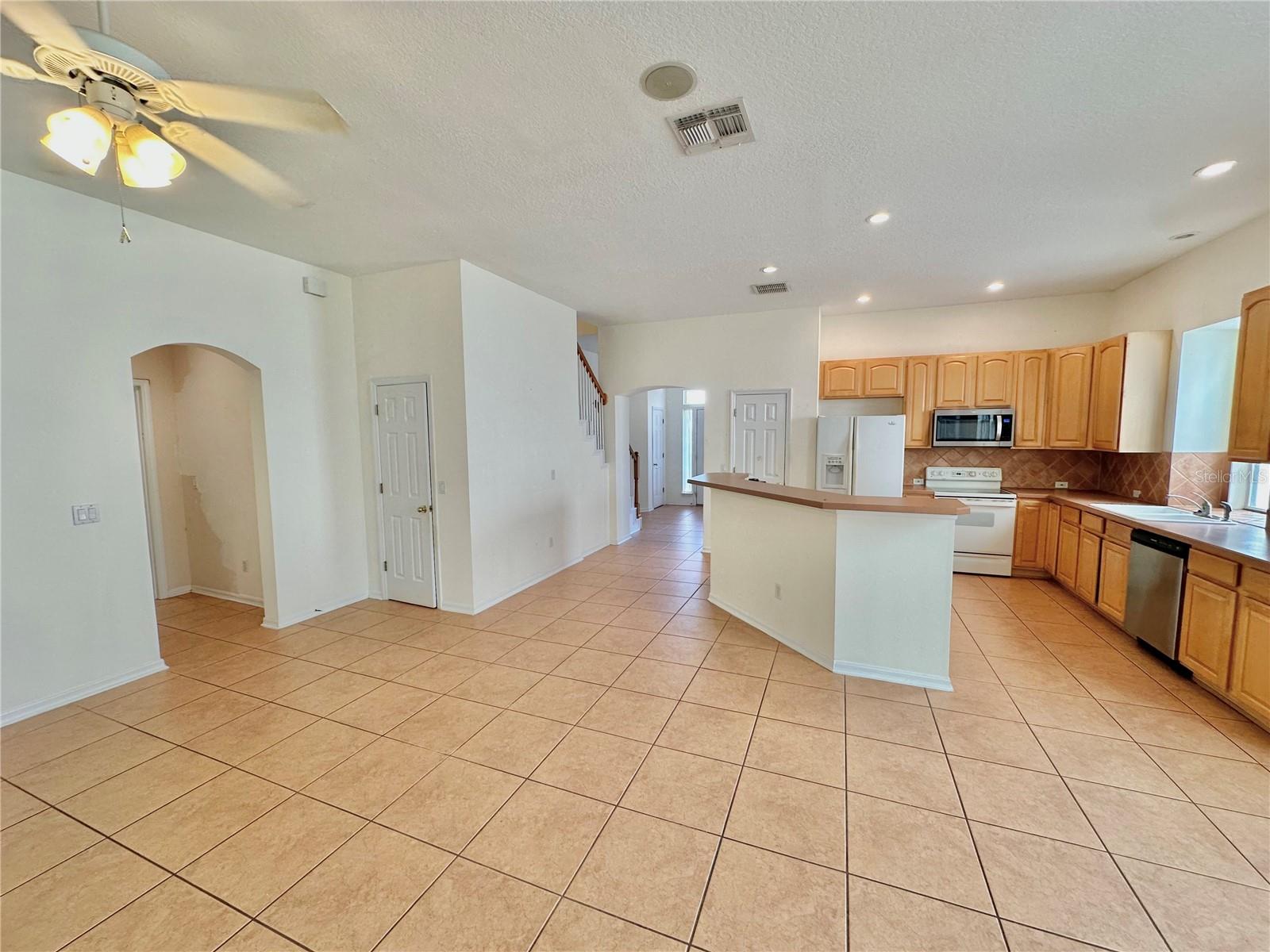 Image 6 of 14 For 814 Runner Oak Street