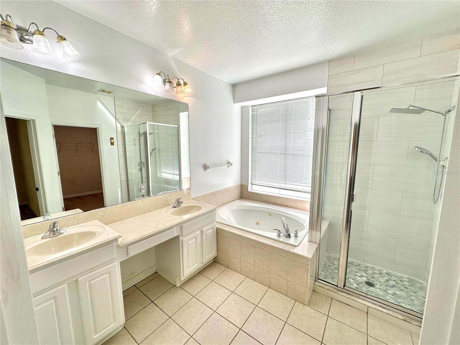 Image 8 of 14 For 814 Runner Oak Street