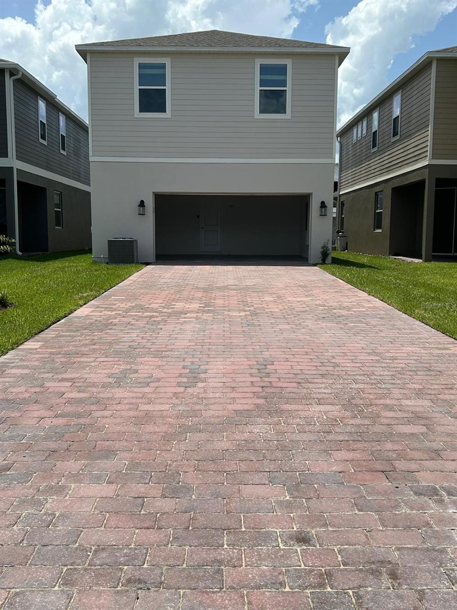 Image 10 of 36 For 631 Becklow Street