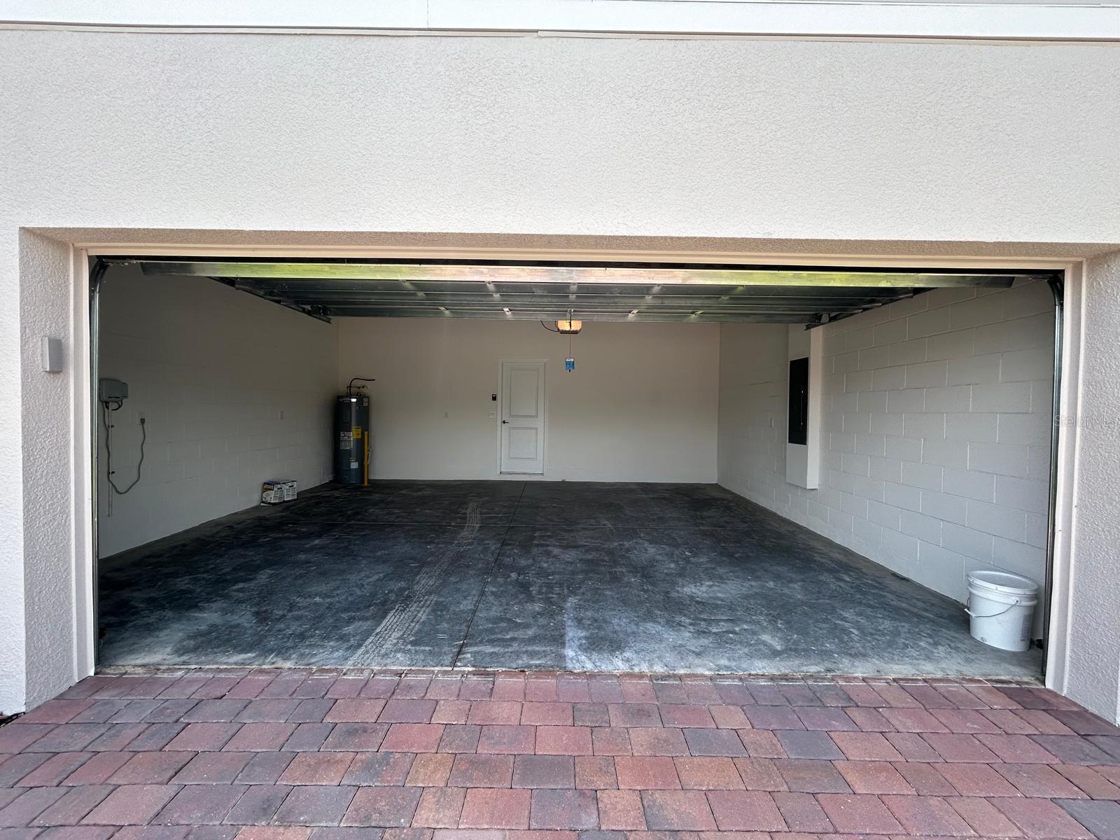 Image 11 of 36 For 631 Becklow Street