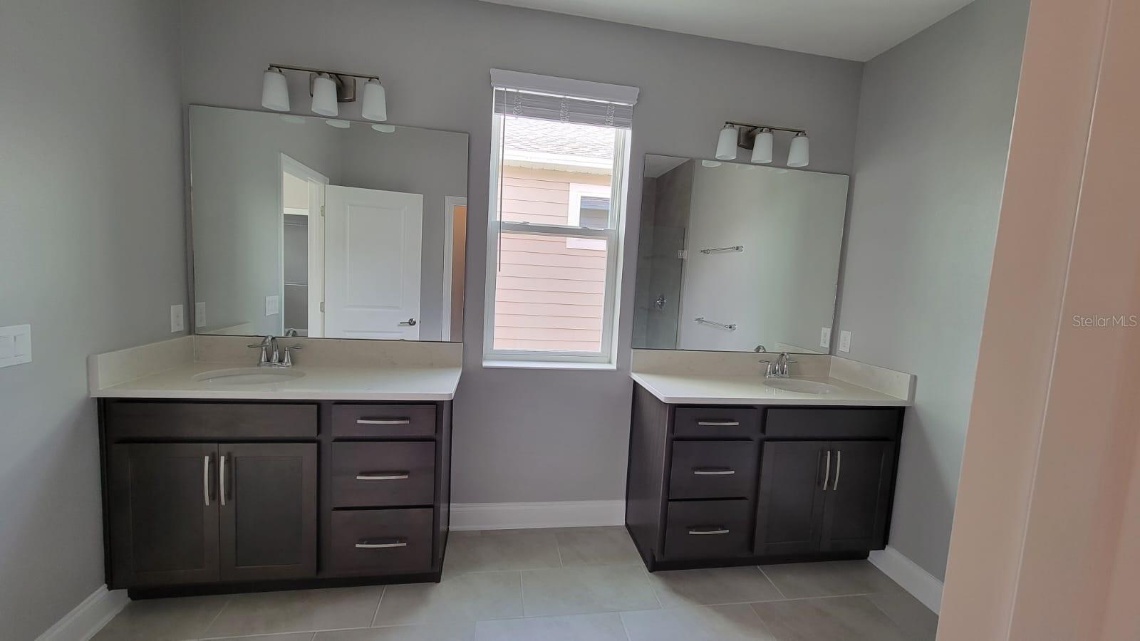 Image 12 of 36 For 631 Becklow Street