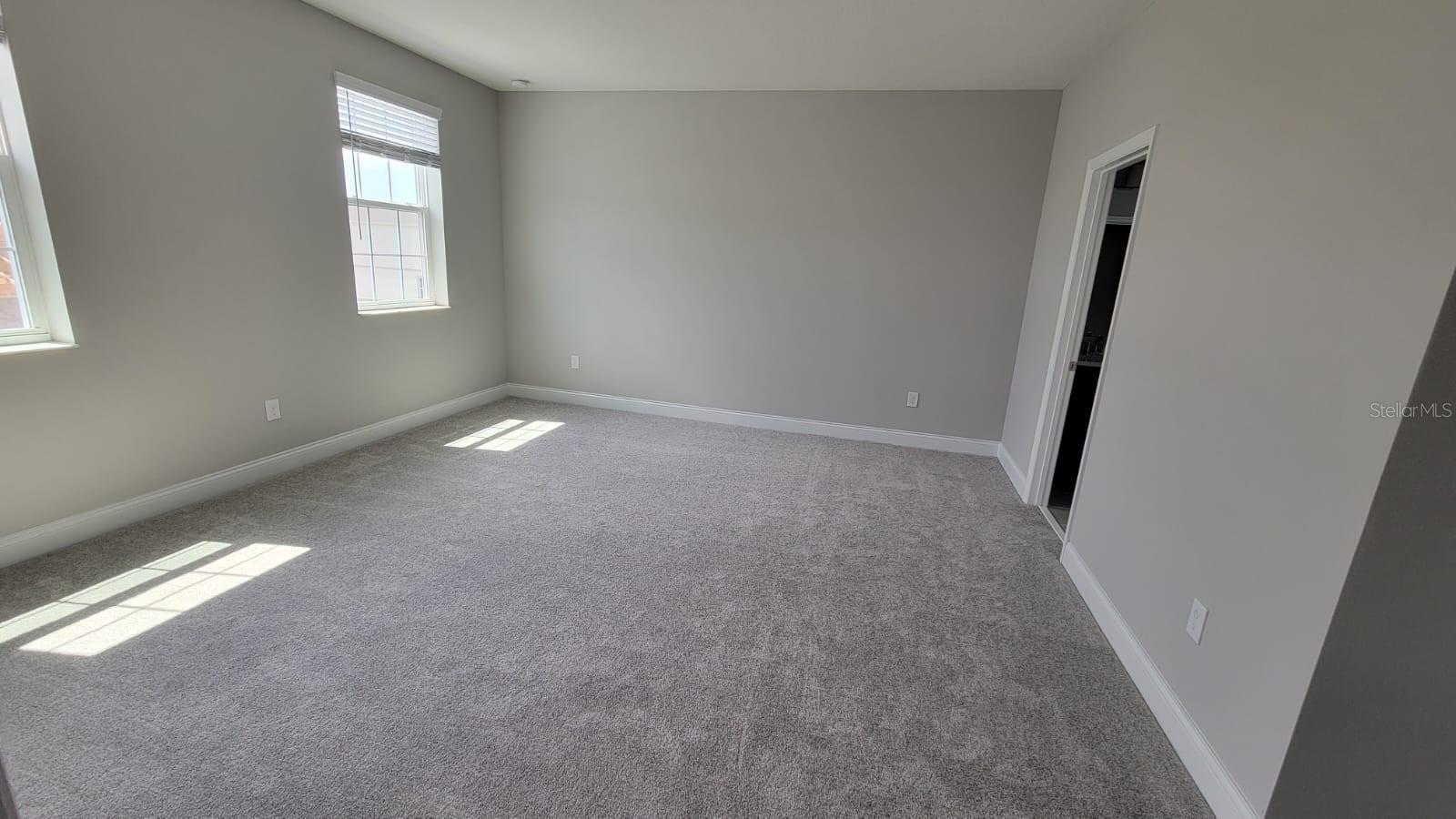 Image 13 of 36 For 631 Becklow Street