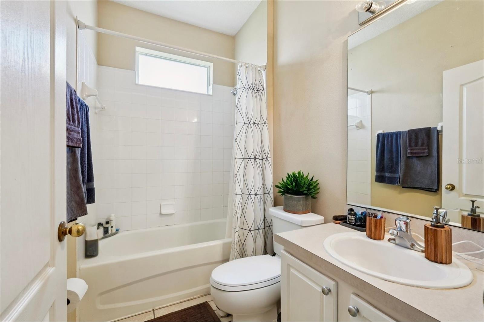 Image 13 of 19 For 10146 Shadow Creek Drive