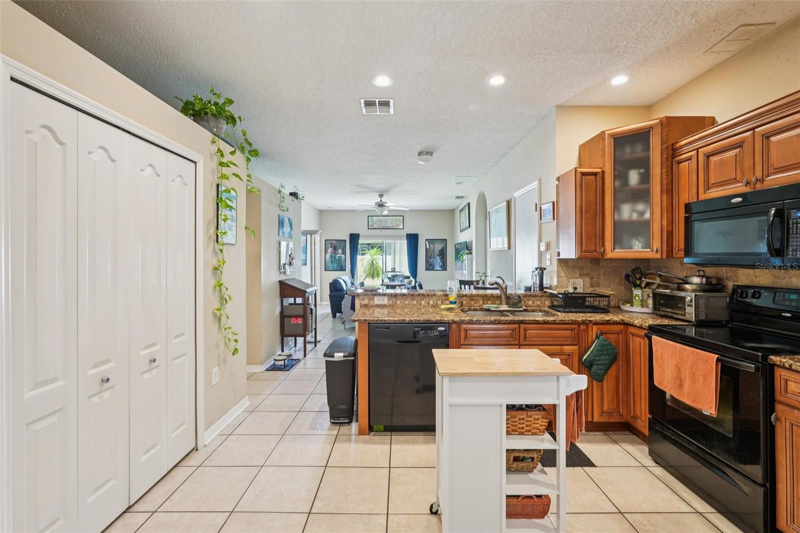 Image 8 of 19 For 10146 Shadow Creek Drive