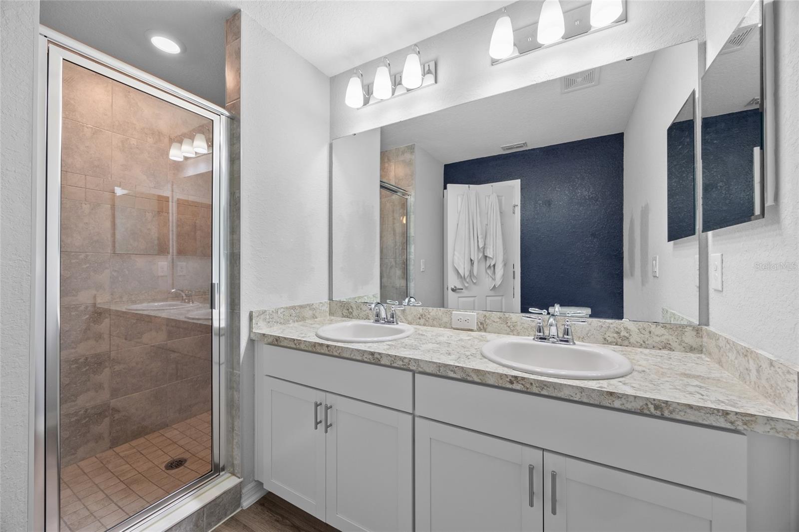 Image 15 of 32 For 3084 Fieldwood Circle